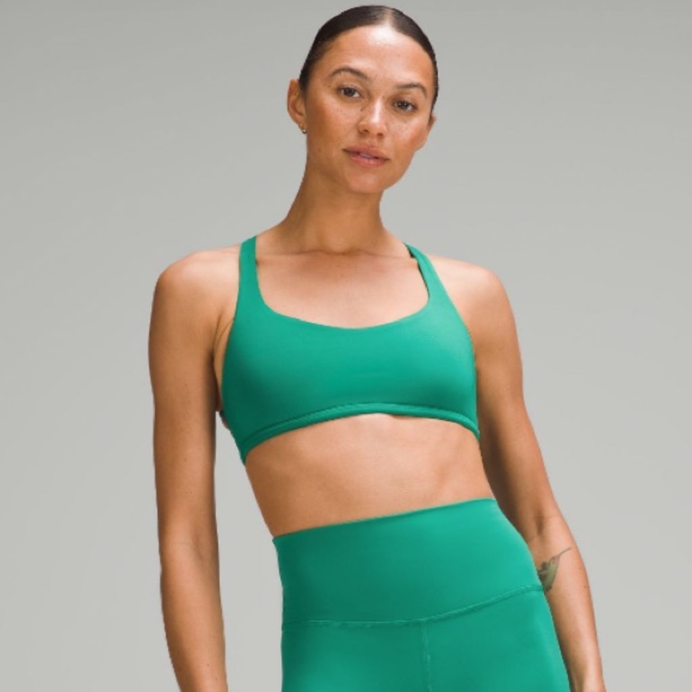 LULULEMON FREE TO BE WILD LIGHT SUPPORT A/B CUPS